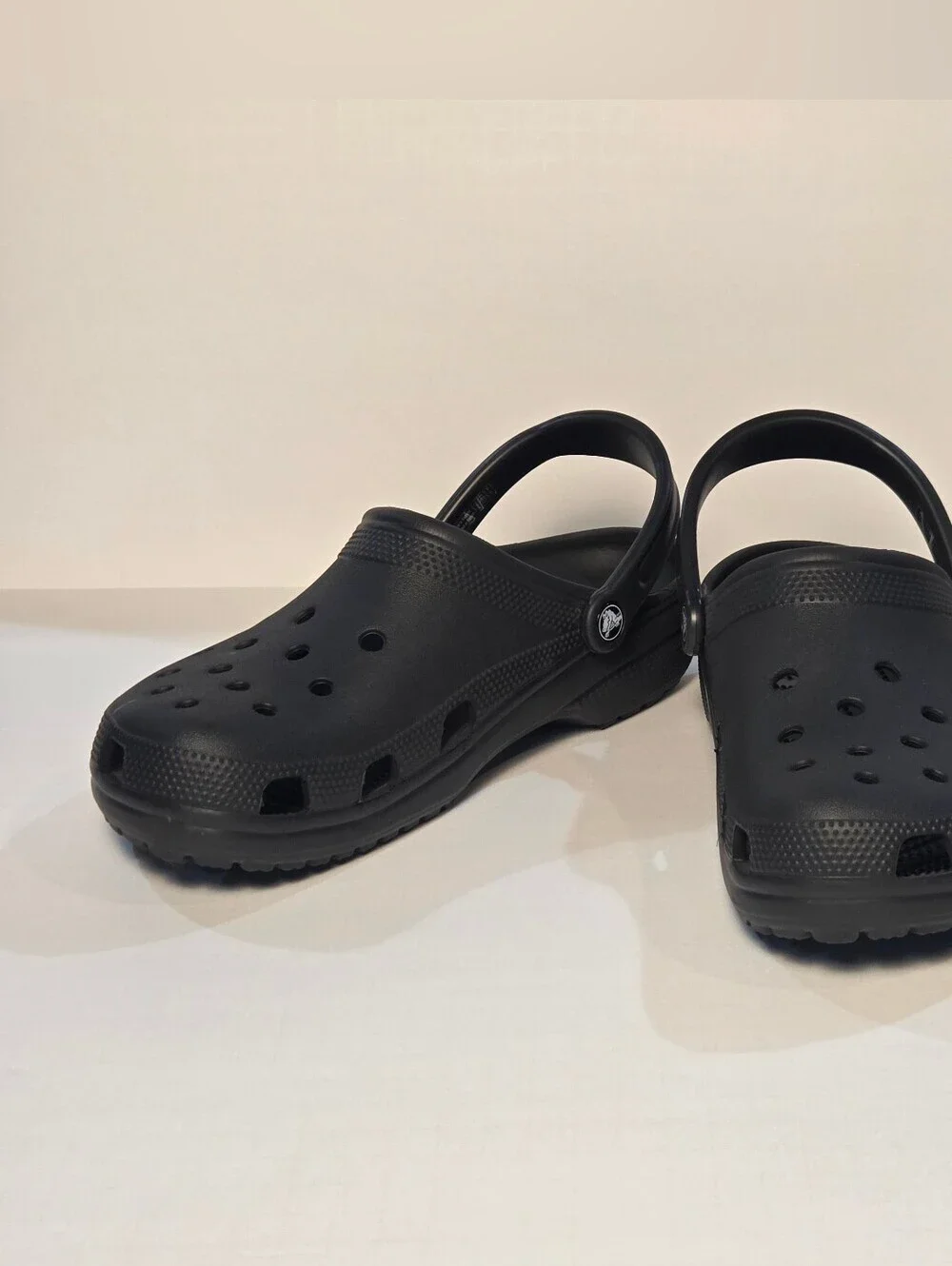 CROCS Classic Clog Black Vented Slip On Versatile Sporty Minimalist Size 10M 12W